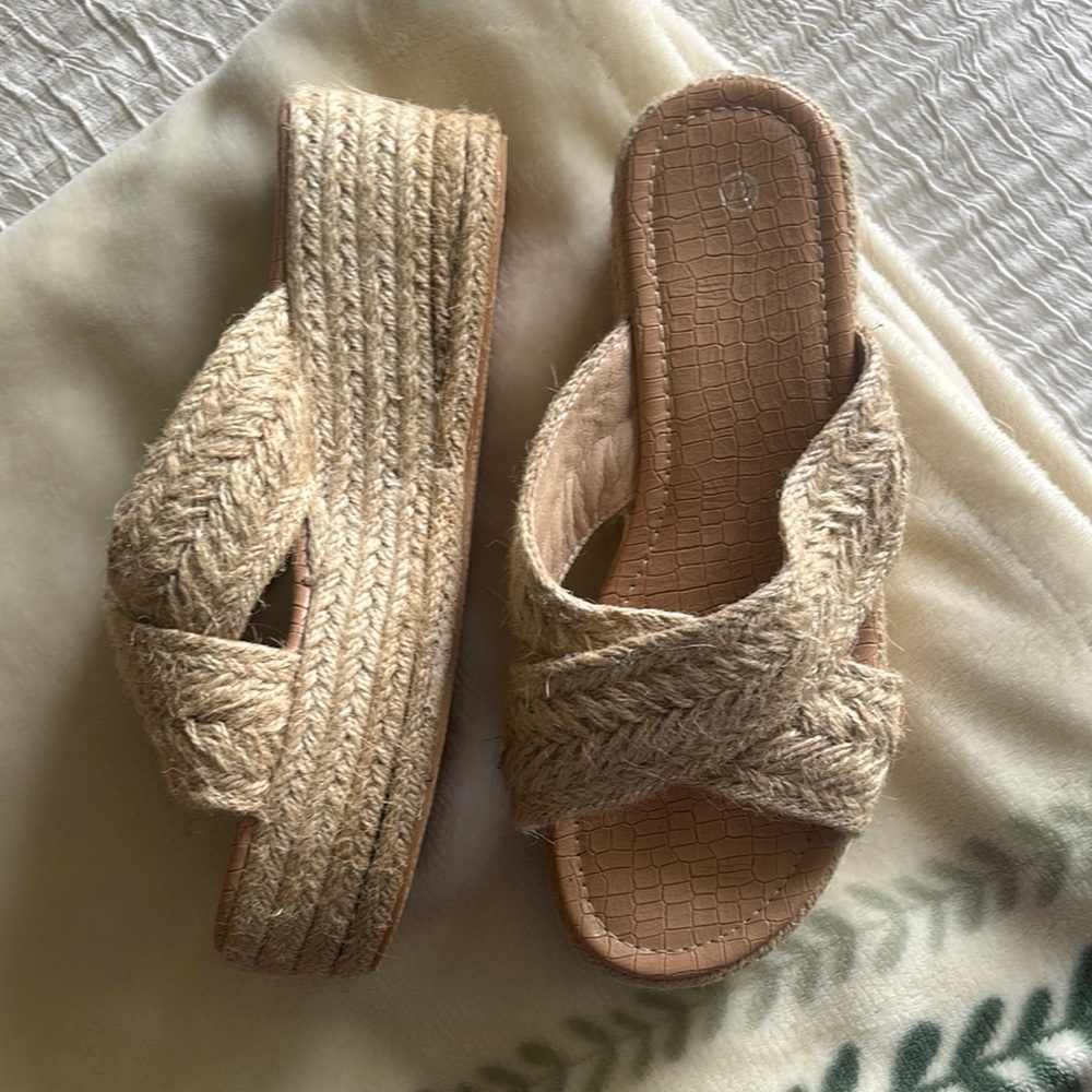 Women's Tan Woven Slide Sandals